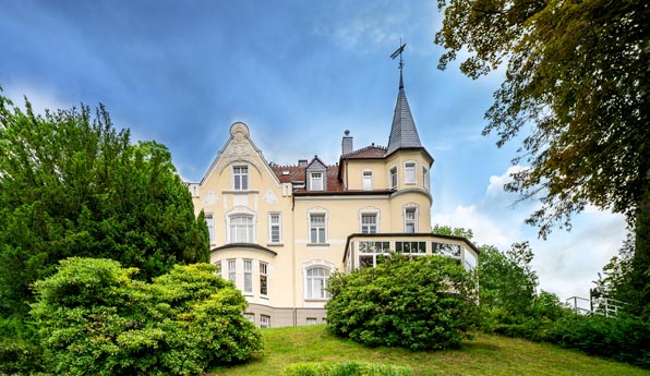 Schloss Odoo • Bild und Text